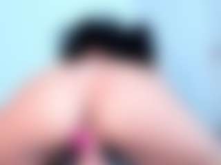 Live cam show with maddyluxe - Deepthroat on eurowanks.com