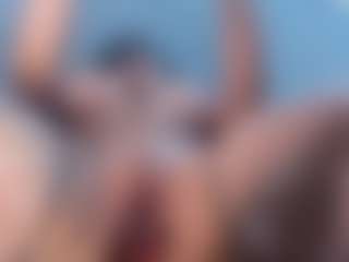 Live cam show with maddyluxe - Deepthroat on liverealitysex.com