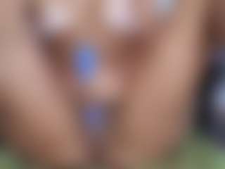 sweetnsassydee's Live Sex Cam Show