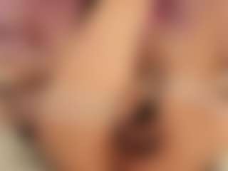 Live cam show with Eva-sonik - Mature on Latina Girls