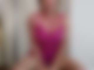 Live cam show with Gymbunnie - Mature on Camsoda