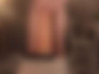 Live cam show with Annie - Spanking on luckytryst.com