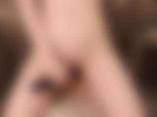Live cam show with Annie - Ride Torso on AdultVida.com