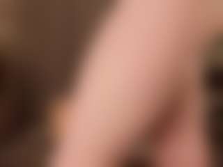 Live cam show with Annie - Blonde Hair on Fling VIP Chat
