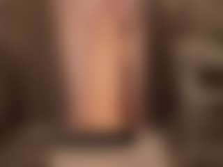 Live cam show with Annie - Flashing on sexytreat.net