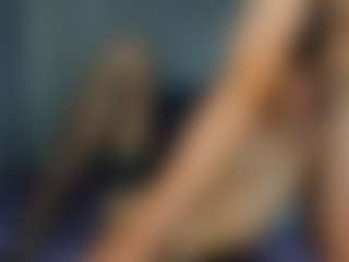 Live cam show with Kristi_Wolf - Lush on friskycurves.com