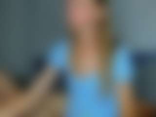 Live cam show with Kristi_Wolf - Brown Eyes on Latina Girls