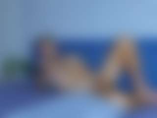 Live cam show with Kristi_Wolf - Facial on Gym Cam Girls