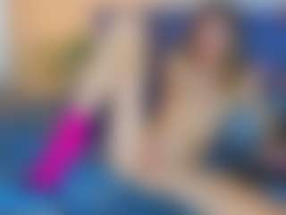 Live cam show with Kristi_Wolf - Facial on StripNow