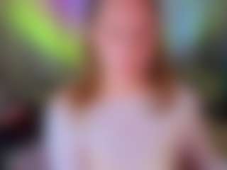 Live cam show with Elsiee - Nature on xDating