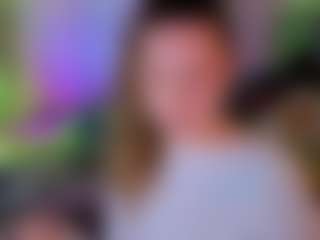 Live cam show with Elsiee - Naked on livesuperchat.net
