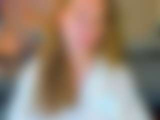 Live cam show with Elsiee - Blonde Hair on SinfulBabes