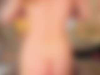 Live cam show with Elsiee - Bikini on camwithhim.com