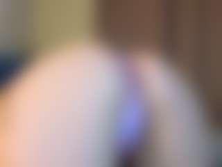 Live cam show with Elsiee - Pov on Uber Horny