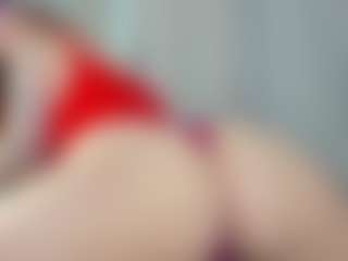 Live cam show with Elsiee - Striptease on Camsoda
