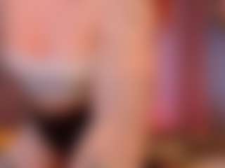 Live cam show with Elsiee - Bikini on googirlz