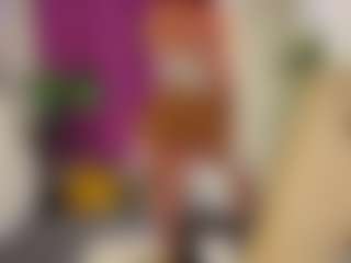Live cam show with Elsiee - College on Streamer API