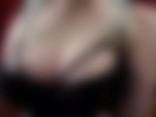Live cam show with Eliz - Camel Toe on Camsoda