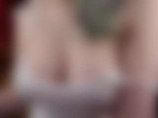 Live cam show with Eliz - Blue Eyes on Chatstar