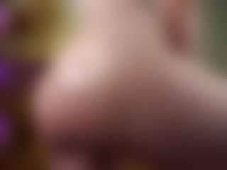 Live cam show with Eliz - Neon Hair on AdultVida.com