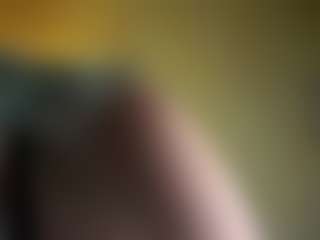 Live cam show with Eliz - Skinny on AdultVida.com