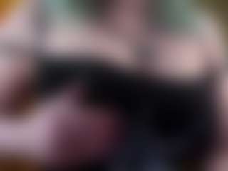 Live cam show with Eliz - Camel Toe on Adult Interactions