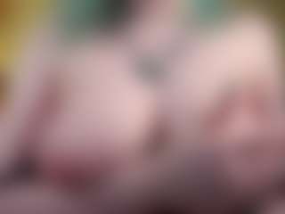 Live cam show with Eliz - Dildo Or Vibrator on Big Tits