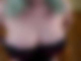 Live cam show with Eliz - Cowgirl on Camsoda