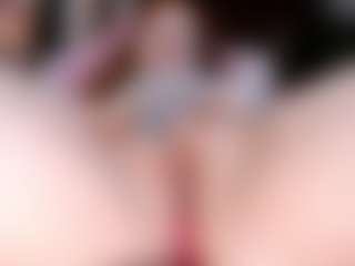 Live cam show with Ayla-Diaz - Double Penetration on friskycurves.com