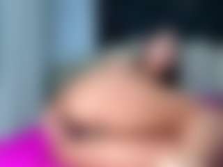 Live cam show with abby-pratt - Striptease on AdultVida.com