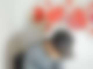 andyloverhuge's Live Sex Cam Show