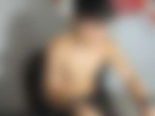 andyloverhuge's Live Sex Cam Show