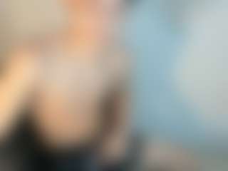 andyloverhuge's Live Sex Cam Show