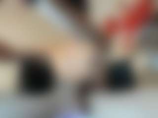 andyloverhuge's Live Sex Cam Show