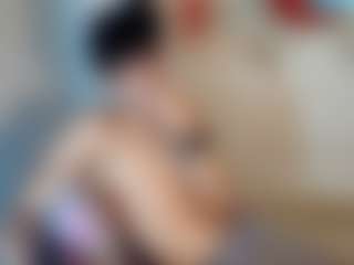 andyloverhuge's Live Sex Cam Show