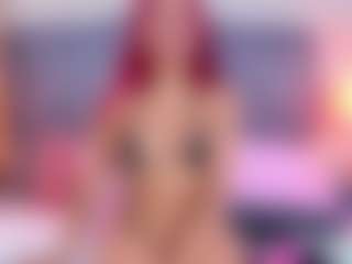 Live cam show with LiaTeylor - Oil on StripNow