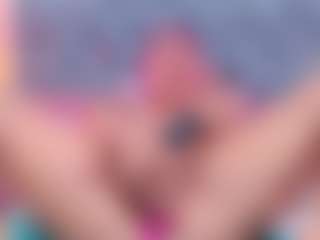 Live cam show with LiaTeylor - Cute on Hubzter Live