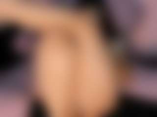 Live cam show with Maddy Jhonsson - Colombia on livesuperchat.net