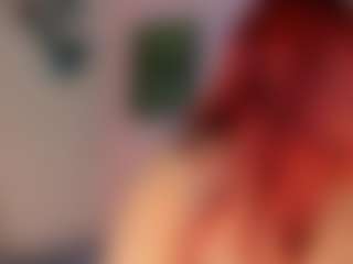 Live cam show with Maddy Jhonsson - Red Hair Amateur on Camming Site