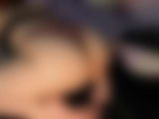 Live cam show with Maddy Jhonsson - Double Penetration on CamClone