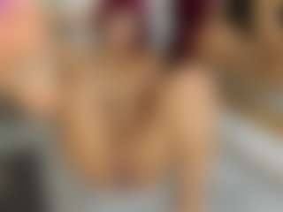 Live cam show with Nayla Grey - Striptease Teen (18+) on livesuperchat.net