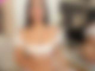 Live cam show with Nayla Grey - Average on Hubzter Live