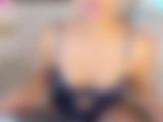 Live cam show with Nayla Grey - Young Adult on Camsoda