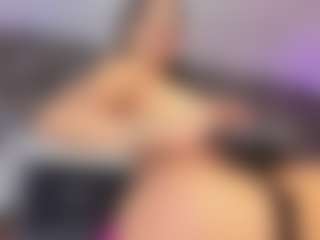 Live cam show with Nayla Grey - Lovense Teen (18+) on Soda Cam