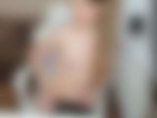 LilCandy18's Live Sex Cam Show