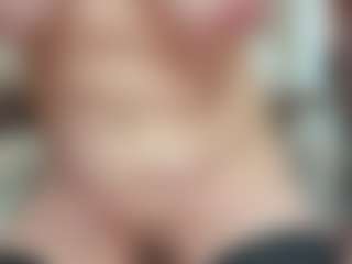 LilCandy18's Live Sex Cam Show