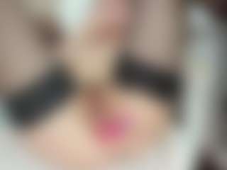 LilCandy18's Live Sex Cam Show