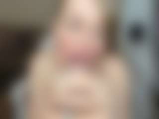 LilCandy18's Live Sex Cam Show