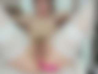 Live cam show with LilCandy18 - Squirt on TottyGirls