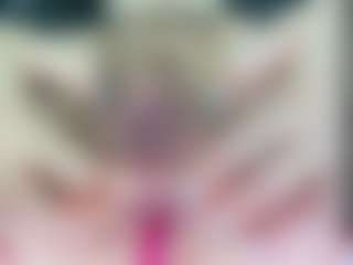 LilCandy18's Live Sex Cam Show